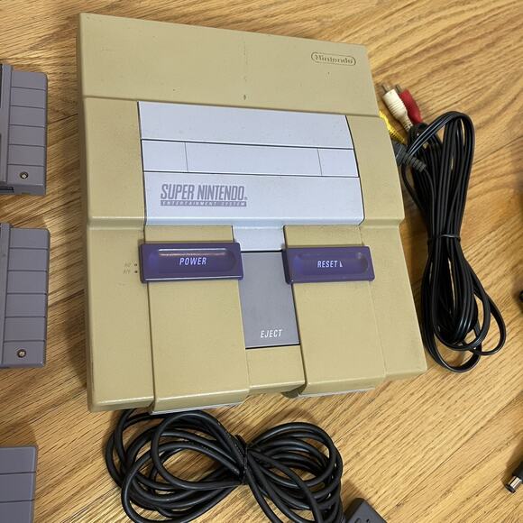 Super Nintendo SNES Console SNS-001 W/ Cables 1 Controller 3 Games - Tested - Picture 4 of 11